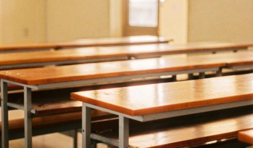 &Nu;έ&alpha; &mu;έ&tau;&rho;&alpha; &gamma;&iota;&alpha; &tau;&alpha; &Sigma;&chi;&omicron;&lambda;&epsilon;ί&alpha;: &Kappa;&lambda;&epsilon;&iota;&sigma;&tau;ά &Delta;&eta;&mu;&omicron;&tau;&iota;&kappa;ά, &Nu;&eta;&pi;&iota;&alpha;&gamma;&omega;&gamma;&epsilon;ί&alpha; &kappa;&alpha;&iota; &Beta;&rho;&epsilon;&phi;&omicron;&nu;&eta;&pi;&iota;&alpha;&kappa;&omicron;ί &sigma;&tau;&alpha;&theta;&mu;&omicron;ί &mu;έ&chi;&rho;&iota; &tau;&omicron; &tau;έ&lambda;&omicron;&sigmaf; &tau;&omicron;&upsilon; &mu;ή&nu;&alpha;