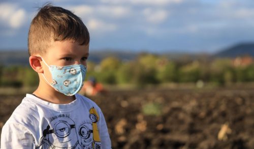 Κορονοϊός: 10.320 κρούσματα σε παιδιά σε μία εβδομάδα - Οι περιοχές με τα περισσότερα