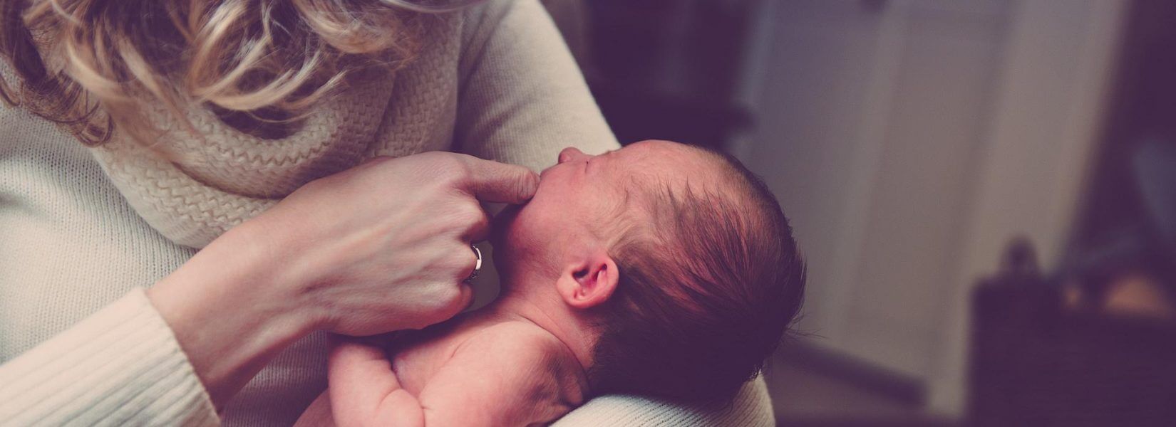Είστε νέες μητέρες; 12 απαντήσεις  για το επίδομα μητρότητας