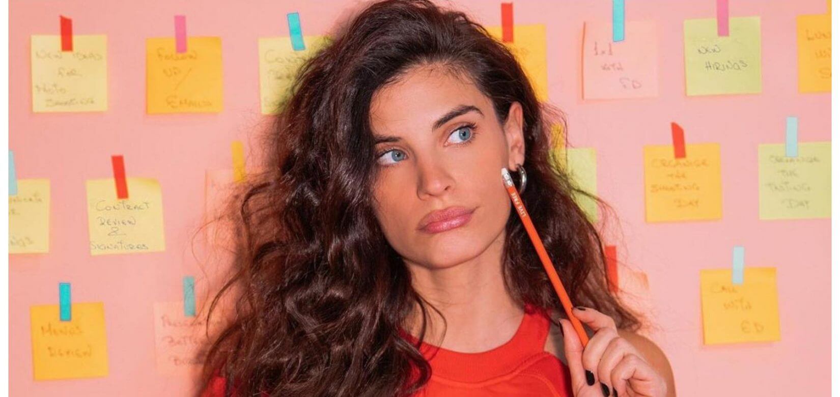 Χριστίνα Μπόμπα: Φωτογραφίζεται με την φουσκωμένη κοιλίτσα της και δείχνει ευτυχισμένη (φωτό)