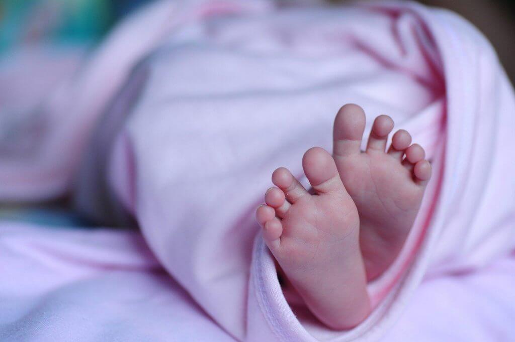 Κορονοϊός και εγκυμοσύνη: Σε ποιες περιπτώσεις μπορεί να βλάψει το έμβρυο;