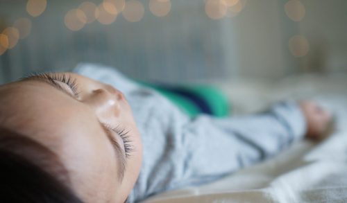 Κρίσιμες ώρες για 2χρονο αγοράκι με σοβαρή λοίμωξη του αναπνευστικού