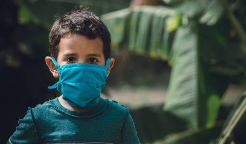 Κορονοϊός - έρευνα: Ακόμη και τα παιδιά μπορεί να νοσούν για μήνες με επίμονα συμπτώματα