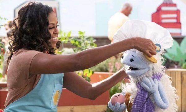 Η Michelle Obama μπαίνει στην κουζίνα - Ξεκινά εκπομπή μαγειρικής για παιδιά (φωτό)