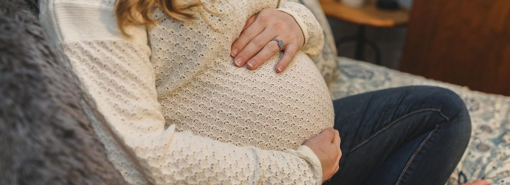 Κατάθλιψη στην εγκυμοσύνη: Τι έδειξε νέα μελέτη για τα παιδιά και τα αντικαταθλιπτικά