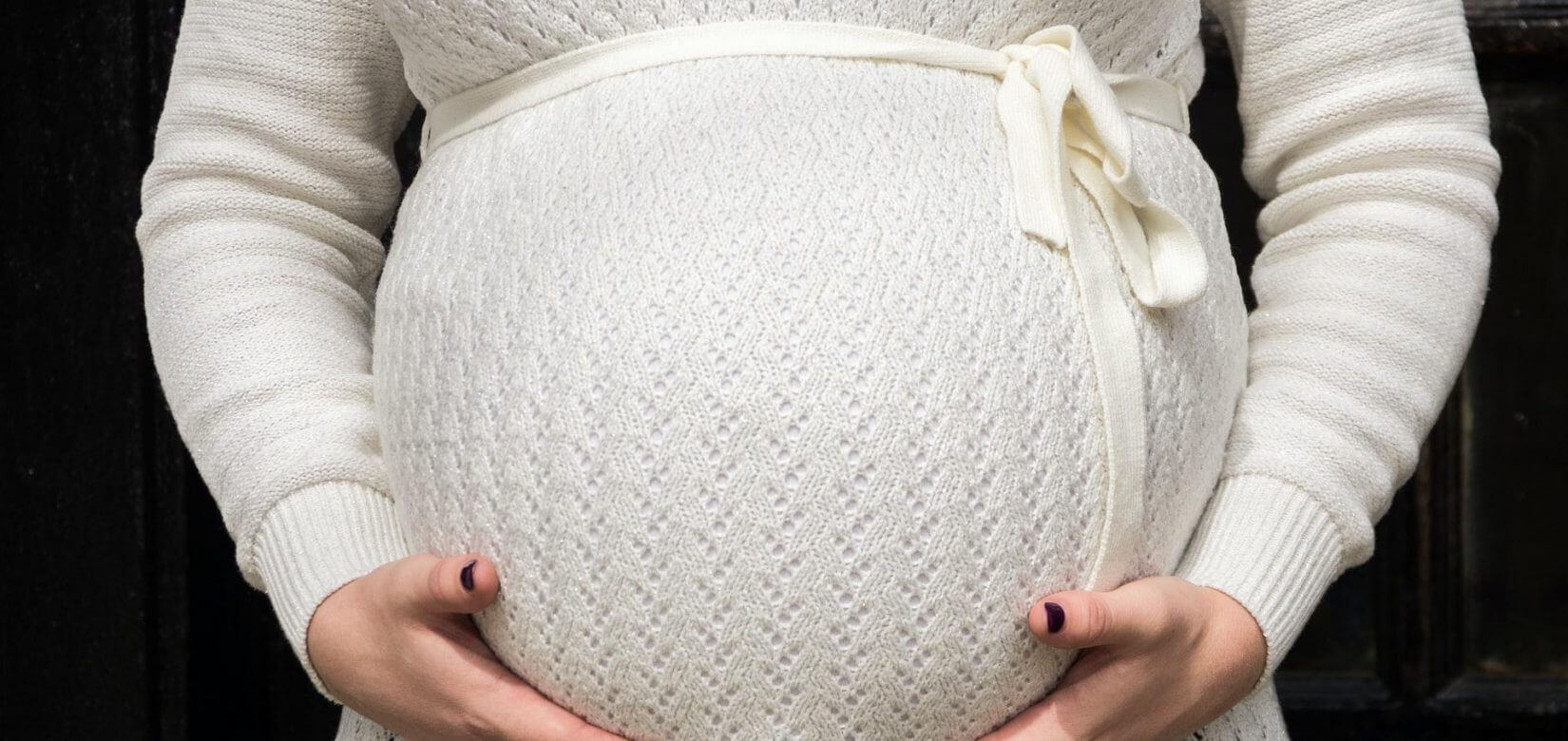 Κορονοϊός και εγκυμοσύνη: Πως τα μητρικά αντισώματα ενισχύουν το έμβρυο