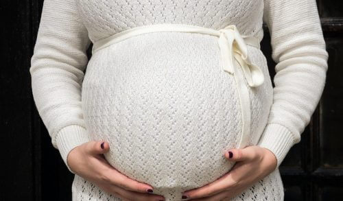 Κορονοϊός και εγκυμοσύνη: Πως τα μητρικά αντισώματα ενισχύουν το έμβρυο