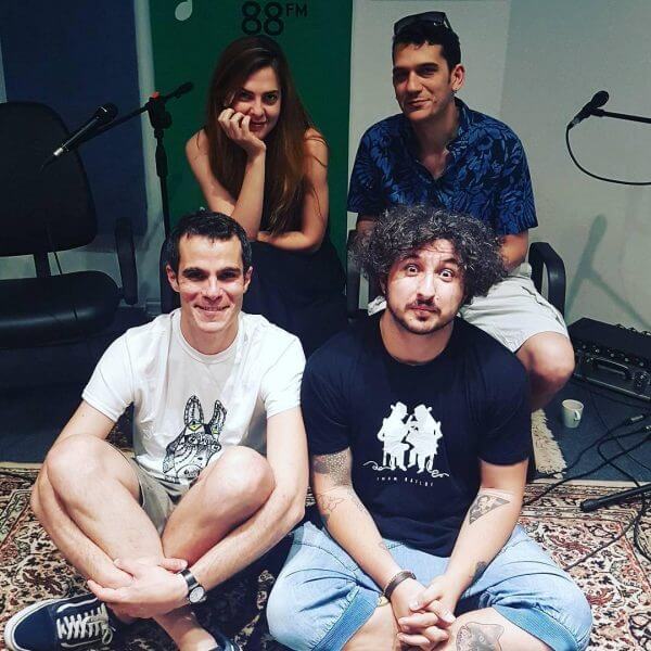 Love story: H &Rho;έ&nu;&alpha; &Mu;ό&rho;&phi;&eta; & o &Omicron;&rho;έ&sigma;&tau;&eta;&sigmaf; &Phi;&alpha;&lambda;&eta;&rho;έ&alpha;&sigmaf; &theta;&alpha; &gamma;ί&nu;&omicron;&upsilon;&nu; &gamma;&omicron;&nu;&epsilon;ί&sigmaf; & &alpha;&upsilon;&tau;ή &epsilon;ί&nu;&alpha;&iota; &eta; &iota;&sigma;&tau;&omicron;&rho;ί&alpha; &alpha;&gamma;ά&pi;&eta;&sigmaf; &tau;&omicron;&upsilon;&sigmaf;!