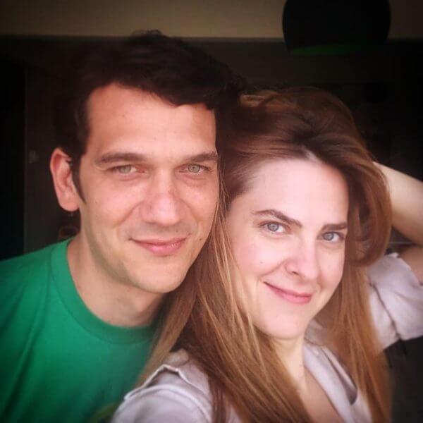 Love story: H &Rho;έ&nu;&alpha; &Mu;ό&rho;&phi;&eta; & o &Omicron;&rho;έ&sigma;&tau;&eta;&sigmaf; &Phi;&alpha;&lambda;&eta;&rho;έ&alpha;&sigmaf; &theta;&alpha; &gamma;ί&nu;&omicron;&upsilon;&nu; &gamma;&omicron;&nu;&epsilon;ί&sigmaf; & &alpha;&upsilon;&tau;ή &epsilon;ί&nu;&alpha;&iota; &eta; &iota;&sigma;&tau;&omicron;&rho;ί&alpha; &alpha;&gamma;ά&pi;&eta;&sigmaf; &tau;&omicron;&upsilon;&sigmaf;!