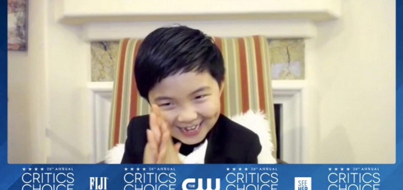 Άλαν Κιμ: Ο 8χρονος ακόμα δεν μπορεί να πιστέψει ότι βραβεύτηκε με Critic’s Choice Award (video)