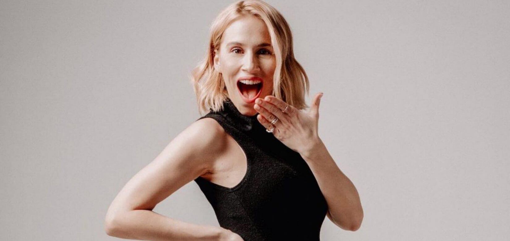 Η Νάντια Μπουλέ μόλις ανακοίνωσε ότι είναι έγκυος! Η φωτογραφία με τη φουσκωμένη κοιλίτσα