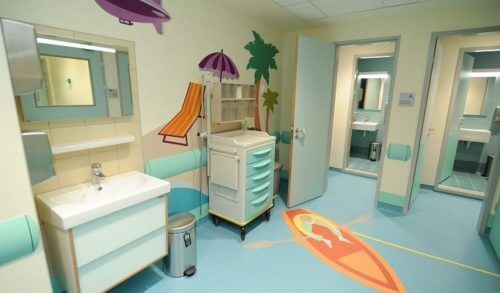Εξαπλασιάστηκαν οι νοσηλείες παιδιών με κορονοϊό στις ΗΠΑ - Πίεση στα παιδιατρικά νοσοκομεία