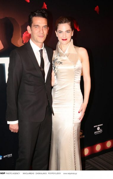 Love story: H &Rho;έ&nu;&alpha; &Mu;ό&rho;&phi;&eta; & o &Omicron;&rho;έ&sigma;&tau;&eta;&sigmaf; &Phi;&alpha;&lambda;&eta;&rho;έ&alpha;&sigmaf; &theta;&alpha; &gamma;ί&nu;&omicron;&upsilon;&nu; &gamma;&omicron;&nu;&epsilon;ί&sigmaf; & &alpha;&upsilon;&tau;ή &epsilon;ί&nu;&alpha;&iota; &eta; &iota;&sigma;&tau;&omicron;&rho;ί&alpha; &alpha;&gamma;ά&pi;&eta;&sigmaf; &tau;&omicron;&upsilon;&sigmaf;!