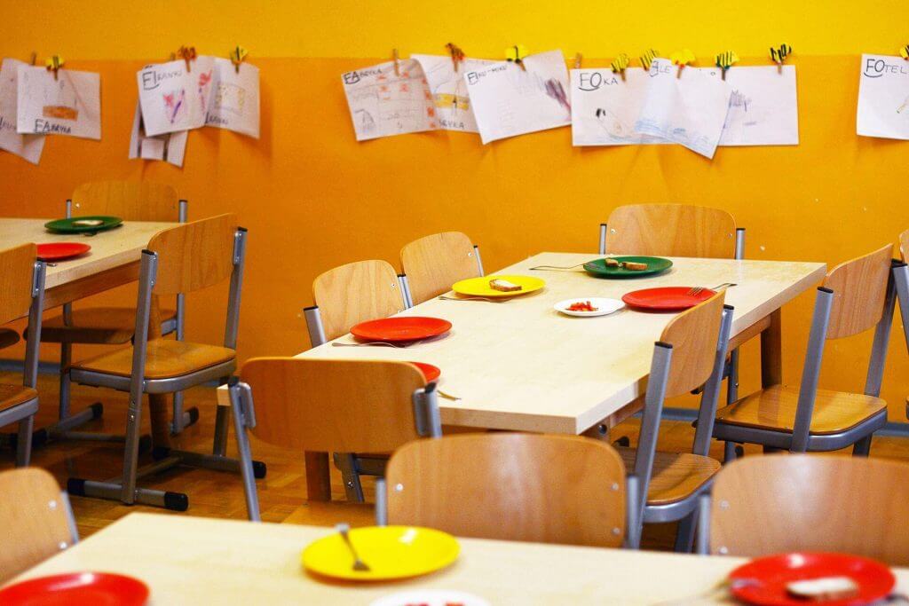 Σχολικά γεύματα: Πότε θα ξεκινήσει η διανομή τους