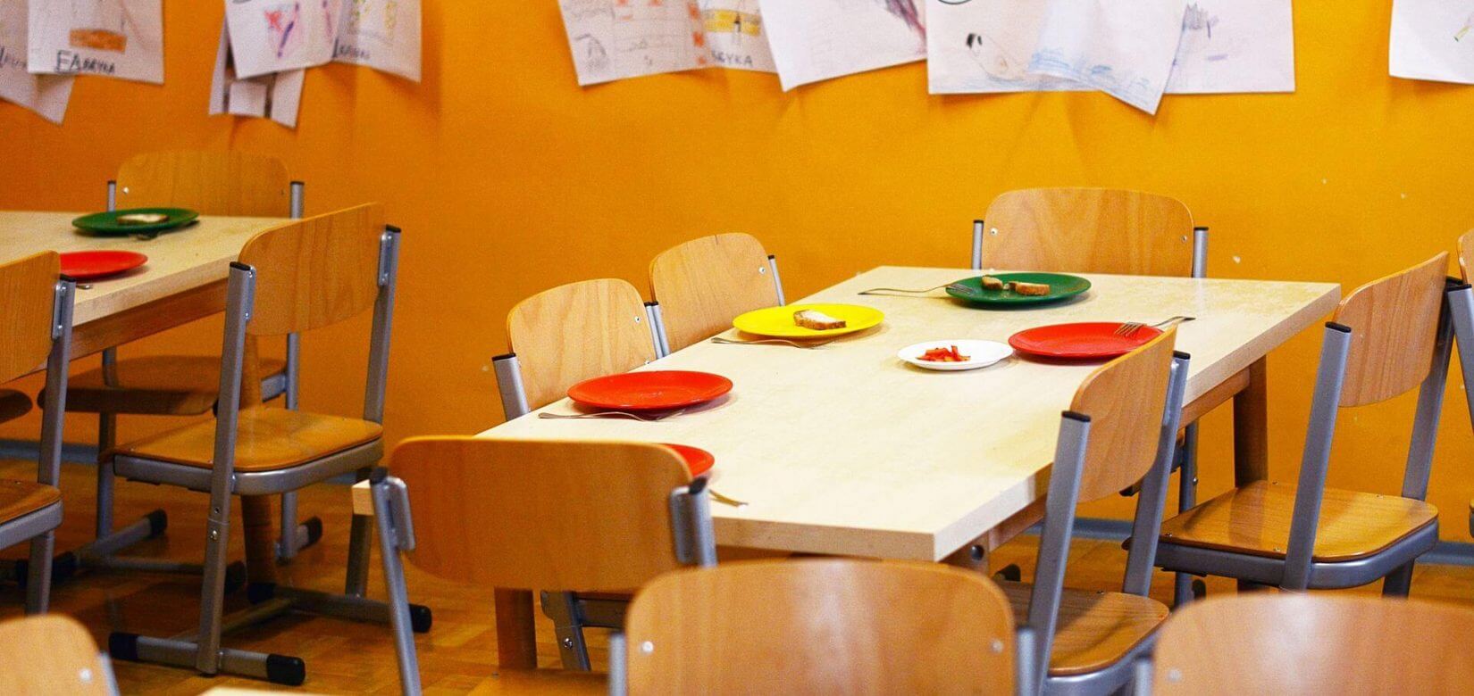 Σχολικά γεύματα: Πότε θα ξεκινήσει η διανομή τους