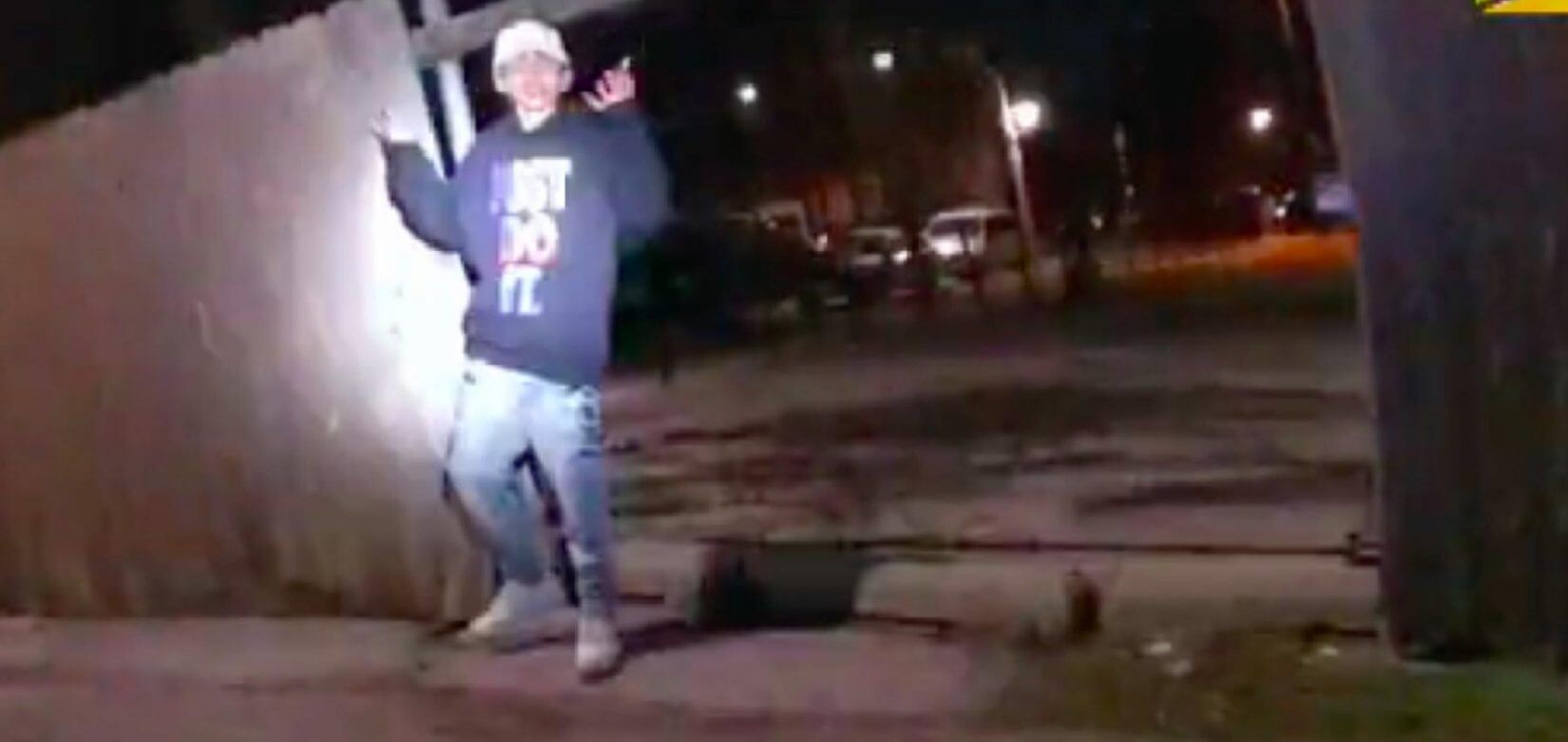 Βίντεο-σοκ από τη δολοφονία 13χρονου από αστυνομικό  - O ανήλικος σήκωνε τα χέρια ψηλά!