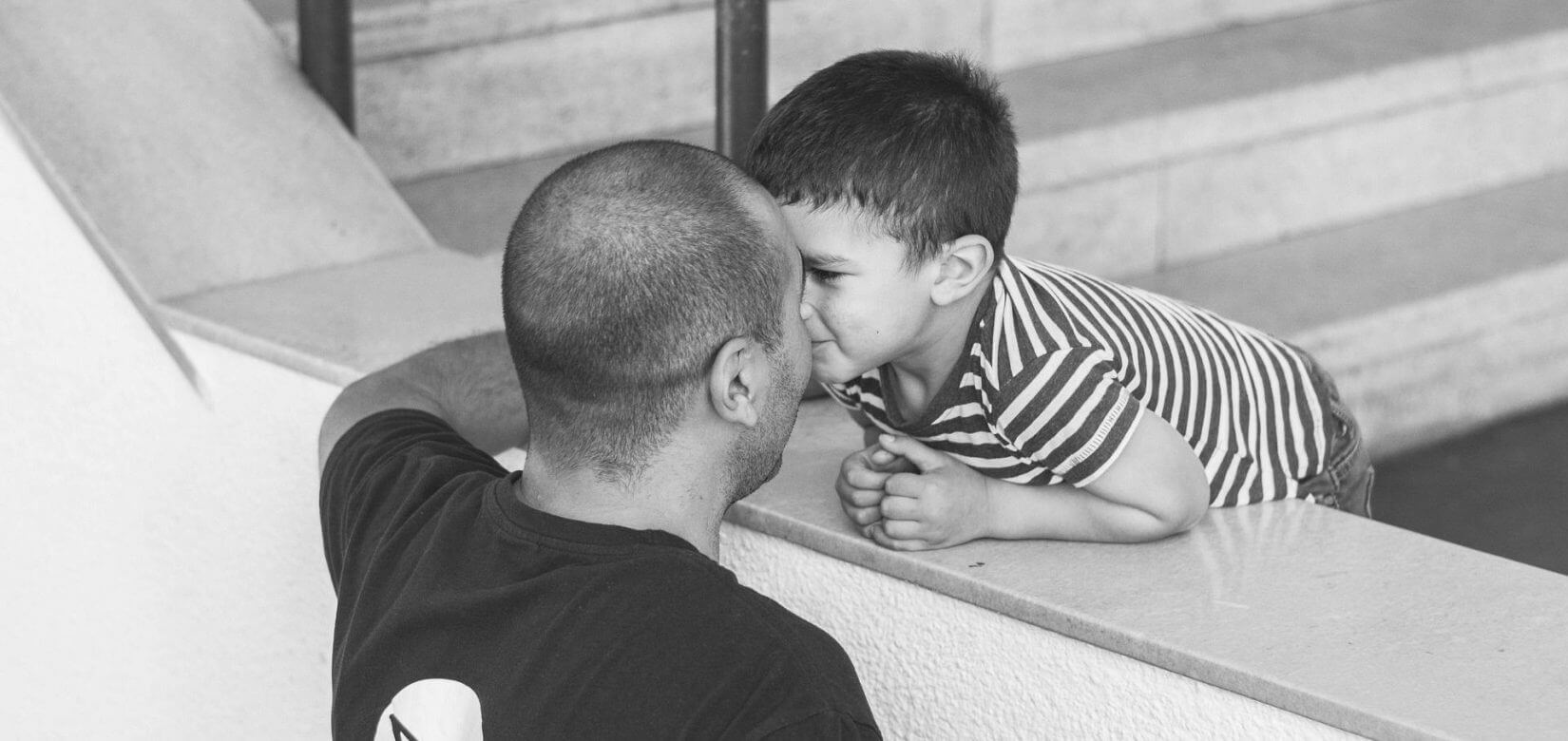 Δεν υπάρχουν λόγια: 2χρονος παρακαλεί τον μπαμπά του να μη μπει στο υποβρύχιο που βυθίστηκε (video)