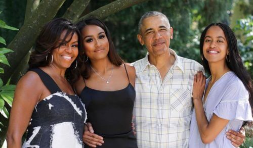 Μισέλ Ομπάμα: Ποια είναι η κακή συνήθεια που απέκτησαν οι κόρες της στο lockdown