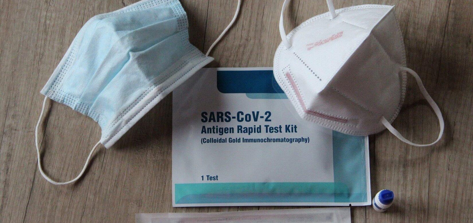 Κορoνοϊός: Έτοιμα να διανεμηθούν στα φαρμακεία 1 εκατ. self tests - Η διαδικασία για τους μαθητές