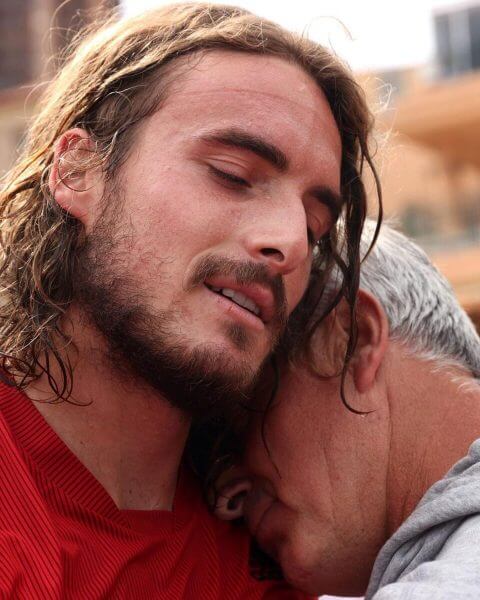 &Omicron; &Sigma;&tau;έ&phi;&alpha;&nu;&omicron;&sigmaf; &Tau;&sigma;&iota;&tau;&sigma;&iota;&pi;ά&sigmaf; &sigma;&tau;&eta;&nu; &alpha;&gamma;&kappa;&alpha;&lambda;&iota;ά &tau;&omicron;&upsilon; &pi;&alpha;&tau;έ&rho;&alpha; &tau;&omicron;&upsilon; &epsilon;ί&nu;&alpha;&iota; ό,&tau;&iota; &pi;&iota;&omicron; &delta;&upsilon;&nu;&alpha;&tau;ό έ&chi;&epsilon;&tau;&epsilon; &delta;&epsilon;&iota;!