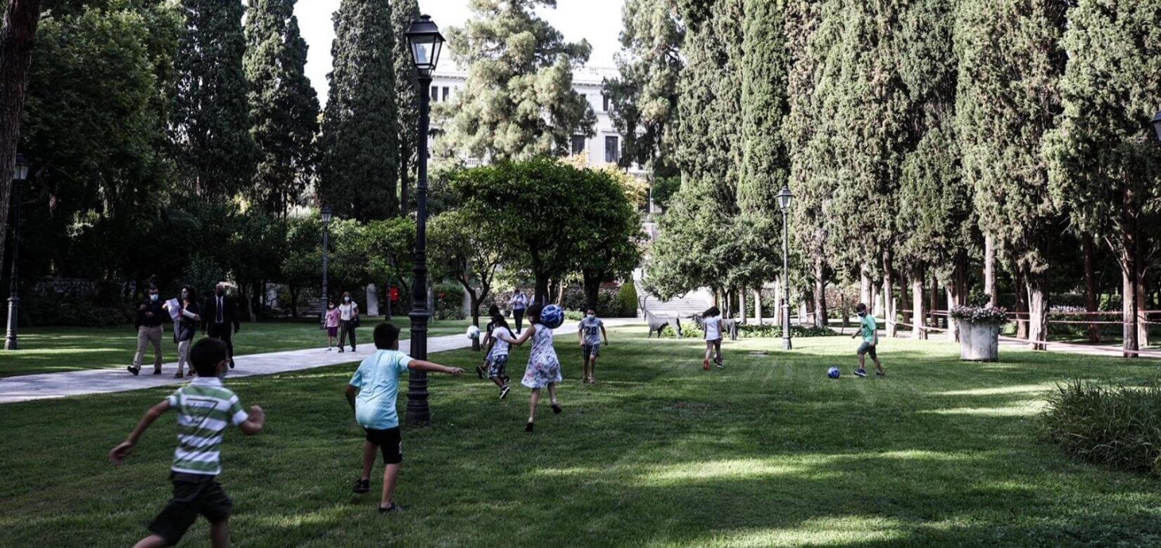 Μiα βόλτα στο Προεδρικό Μέγαρο με παιδιά που αναζητούν τη δική τους οικογένεια