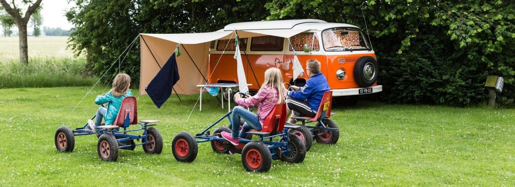 Camping με παιδιά; Αυτά τα 7 tips θα σας λύσουν τα χέρια