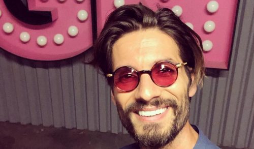 Γιώργος Καράβας: Τα παιχνίδια στη θάλασσα του coach του GNTM με τα παιδιά του που πρέπει να δεις (vid)