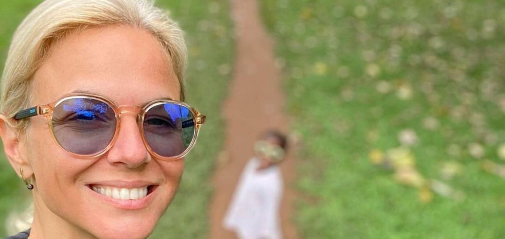 Η Χριστίνα Κόντοβα απολαμβάνει τη ζωή στην Ουγκάντα με την κόρη της Έιντα