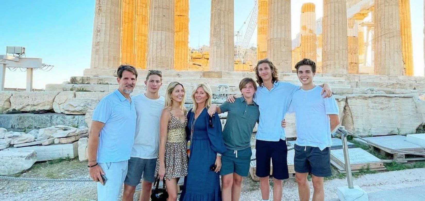 Παύλος - Μαρί Σαντάλ: Οι διακοπές στην Ελλάδα και η βόλτα στην Ακρόπολη με τα παιδιά τους