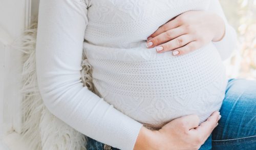 Κορονοϊός: Μία στις 10 έγκυες που νόσησαν μπορεί να αναπτύξει long Covid