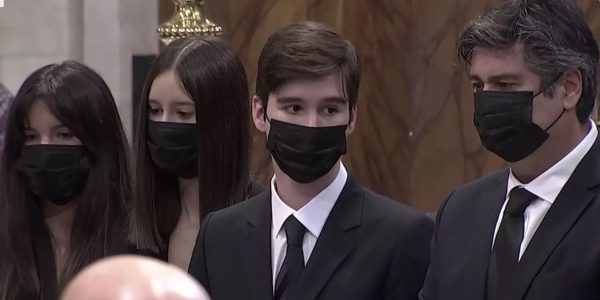 &Mu;&omicron;&upsilon; &lambda;&epsilon;ί&pi;&epsilon;&iota; &eta; &alpha;&gamma;&kappa;&alpha;&lambda;&iota;ά &tau;&eta;&sigmaf; &mu;&eta;&tau;έ&rho;&alpha;&sigmaf; &mu;&omicron;&upsilon; &lambda;έ&epsilon;&iota; &eta; &kappa;ό&rho;&eta; &tau;&eta;&sigmaf; &Phi;ώ&phi;&eta;&sigmaf; &Gamma;&epsilon;&nu;&nu;&eta;&mu;&alpha;&tau;ά