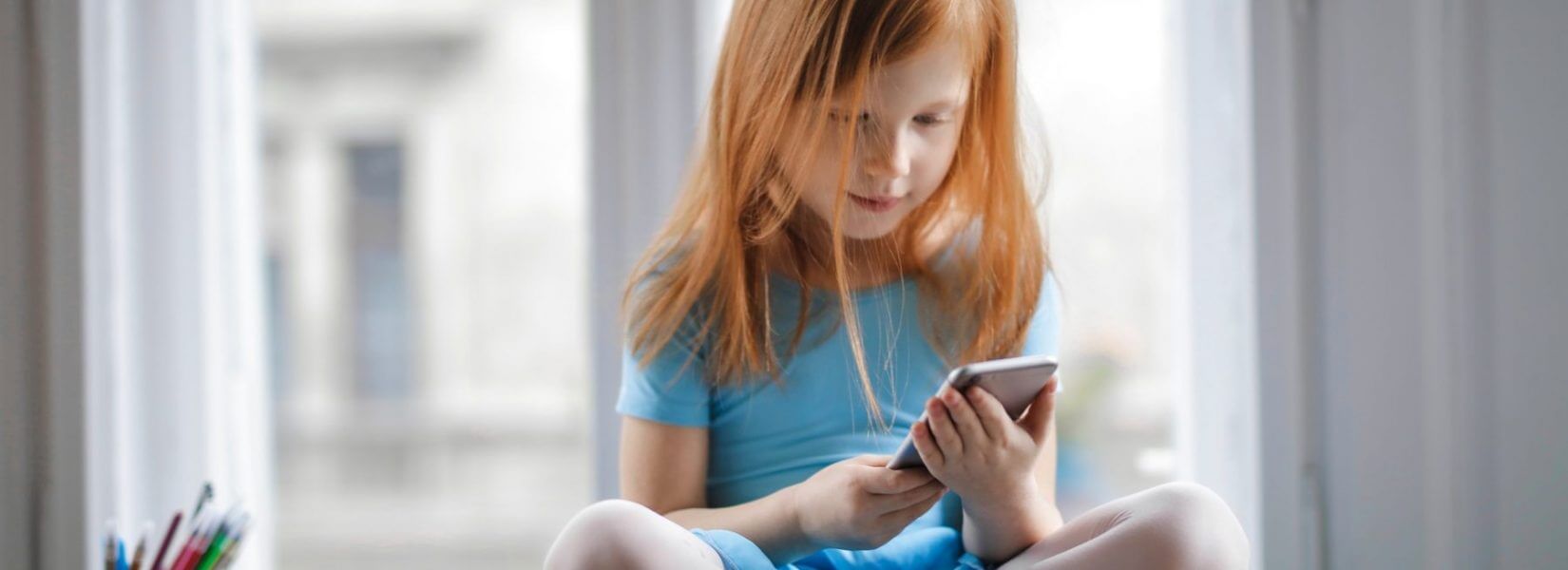 Ένα στα τρία παιδιά 5-7 ετών στη Βρετανία χρησιμοποιεί τα social media χωρίς επίβλεψη