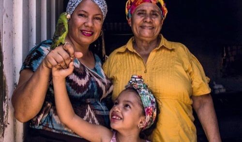 Μητέρα και η μικρή της κόρη από την Κολομβία κατέκτησαν το βραβείο για το καλύτερο βιβλίο μαγειρικής στον κόσμο