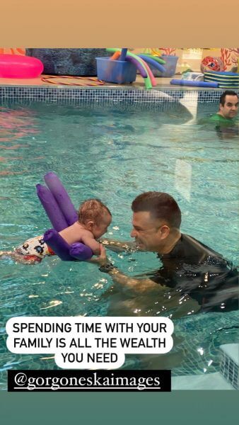 Κώστας Σόμμερ: Κάνει μαθήματα κολύμβησης στον τεσσάρων μηνών γιο του