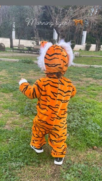 Τζένη Μπαλατσινού: Φωτογραφίζει τον μικρό της γιο με την αποκριάτικη στολή του