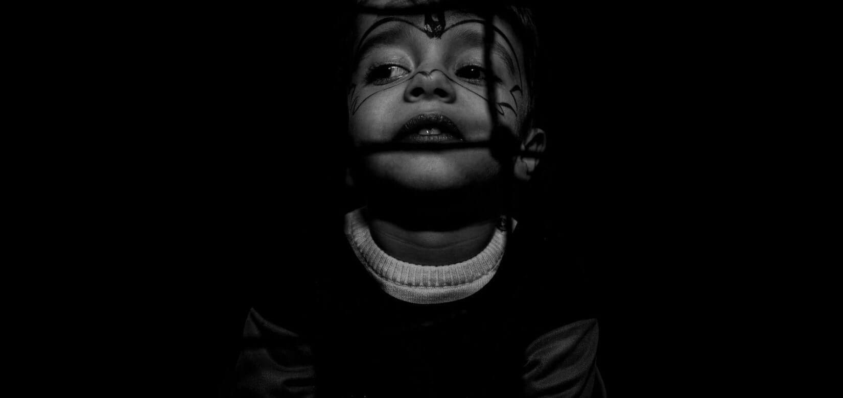 Ρωσία: Συνέλαβαν παιδιά που διαδήλωναν κατά του πολέμου - Μικρός ξεσπάει σε λυγμούς (vid)