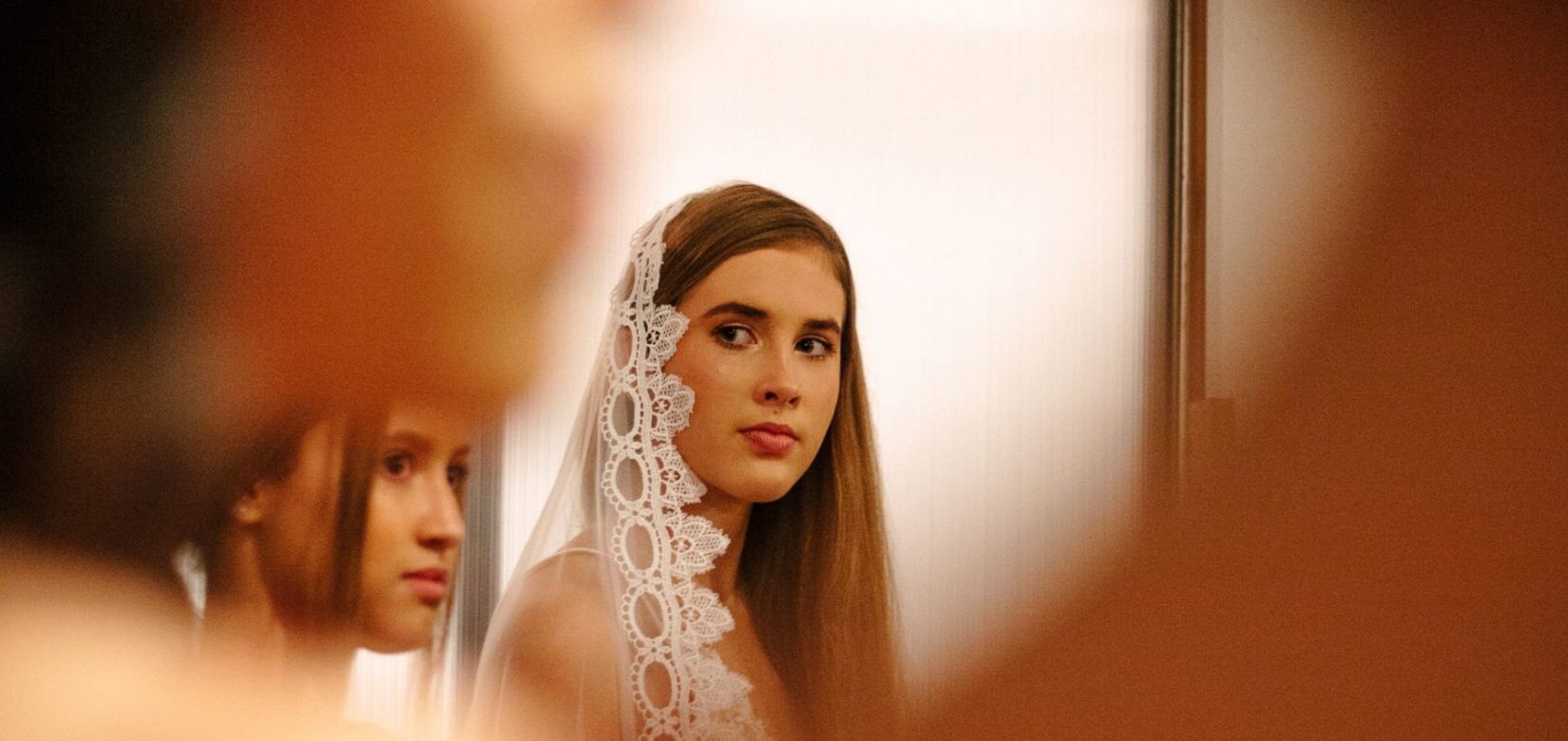 Όταν τα μικρά κορίτσια ντύνονται νύφες: «Μου πήραν τη ζωή» λέει η 17χρονη - Είναι ήδη μητέρα