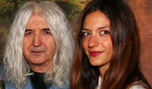 Νίκος Καρβέλας: Έγινε πατέρας για τρίτη φορά στα 70 του – Γέννησε η σύντροφός του Έλενα Φερεντίνου