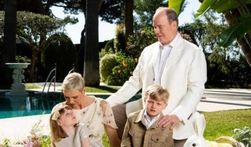 Η επανεμφάνιση της πριγκίπισσας Σαρλίν: Πέρασε το Πάσχα με τον Αλβέρτο και τα παιδιά τους