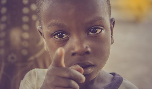 Από παιδικά χέρια το κακάο της σοκολάτας - Η μάστιγα της παιδικής εργασίας στην Αφρική