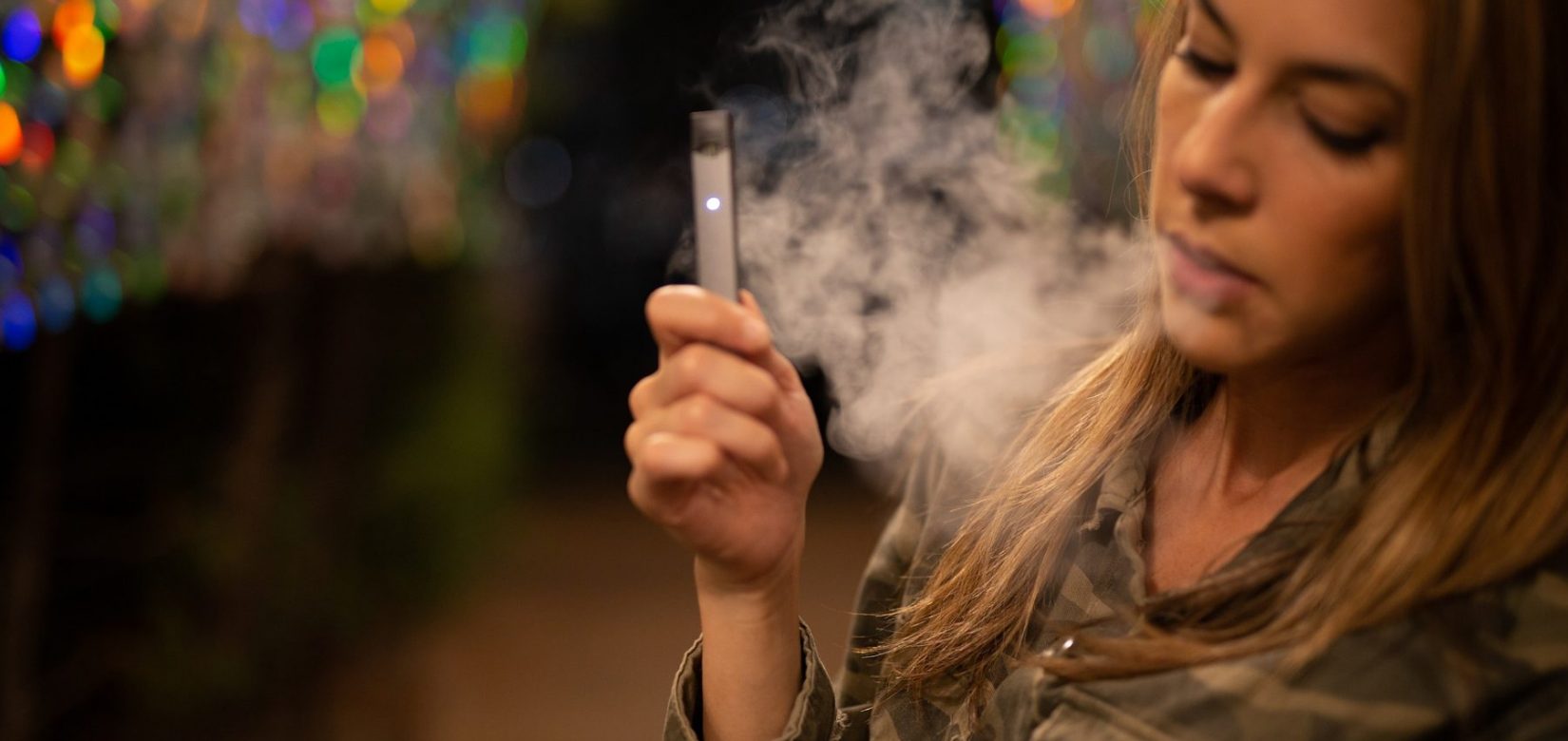 Γονείς καπνιστές - παιδιά ατμιστές! Οι έφηβοι προτιμούν το ηλεκτρονικό τσιγάρο