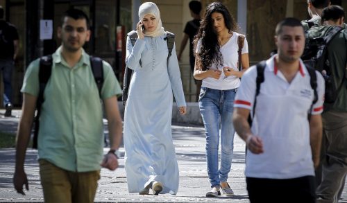 Τσουχτερό πρόστιμο 1.000 ευρώ σε όσες φοράνε μπούρκα στην Ελβετία - Μήπως είναι κι αυτό μια στέρηση ελευθερίας