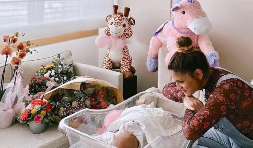 Μαίρη Συνατσάκη: Η πρώτη φωτογραφία με τη νεογέννητη κόρη της