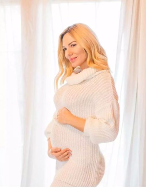 Έγκυος η Ιωάννα Μαλέσκου - H πρώτη φωτογραφία με φουσκωμένη κοιλίτσα