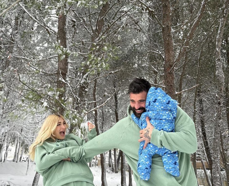 Δημήτρης Αλεξάνδρου: Αγκαλιά με τον γιο του στο χιονοδρομικό κέντρο Παρνασσού (pic)