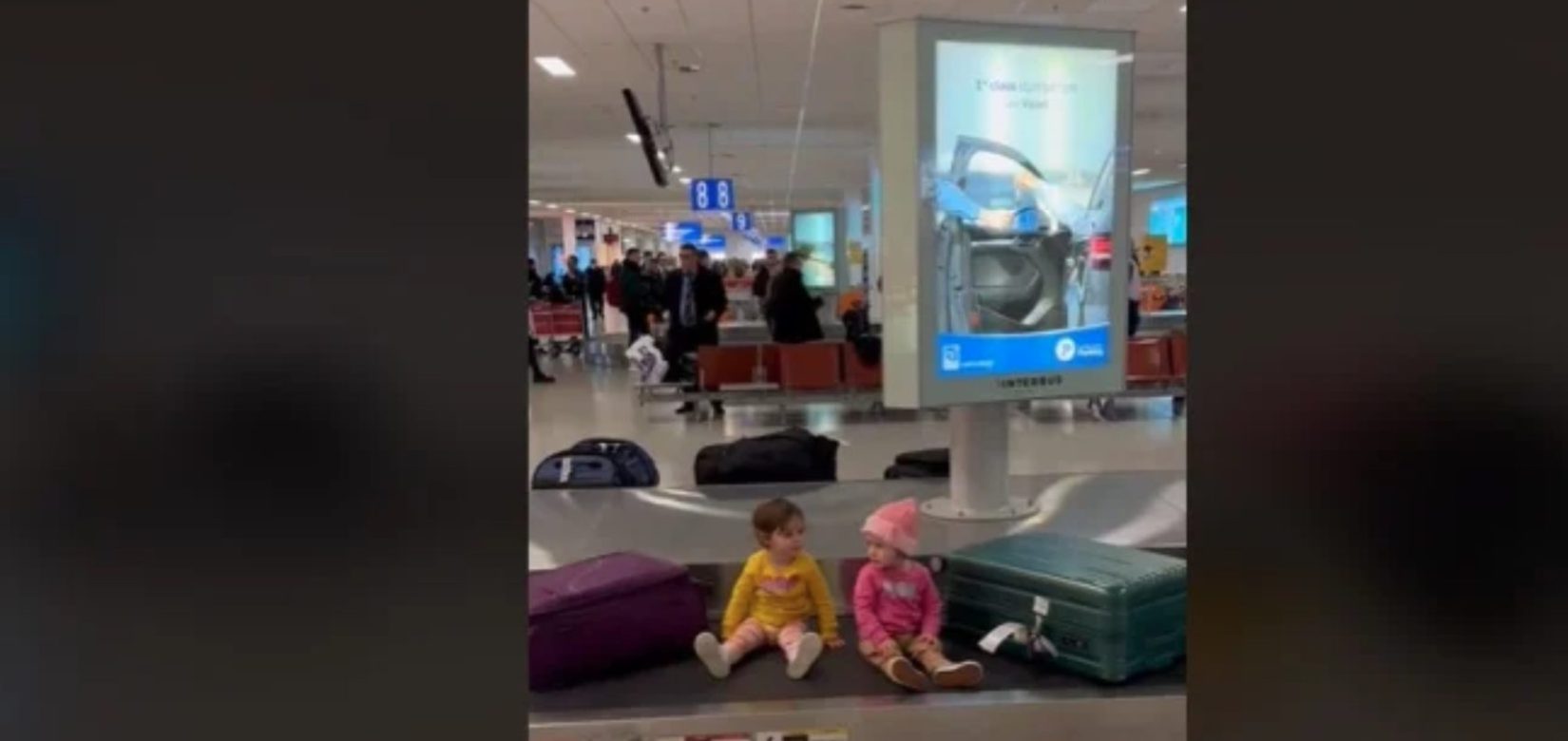 Χριστίνα Μπόμπα: Αντιδράσεις για το βίντεο με τις δίδυμες κόρες της στον ιμάντα αποσκευών