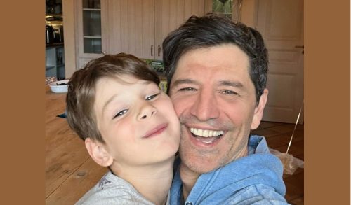 Σάκης Ρουβάς: Ποζάρει αγκαλιά με τον γιο του που έχει γενέθλια και η ομορφιά ξεχειλίζει!