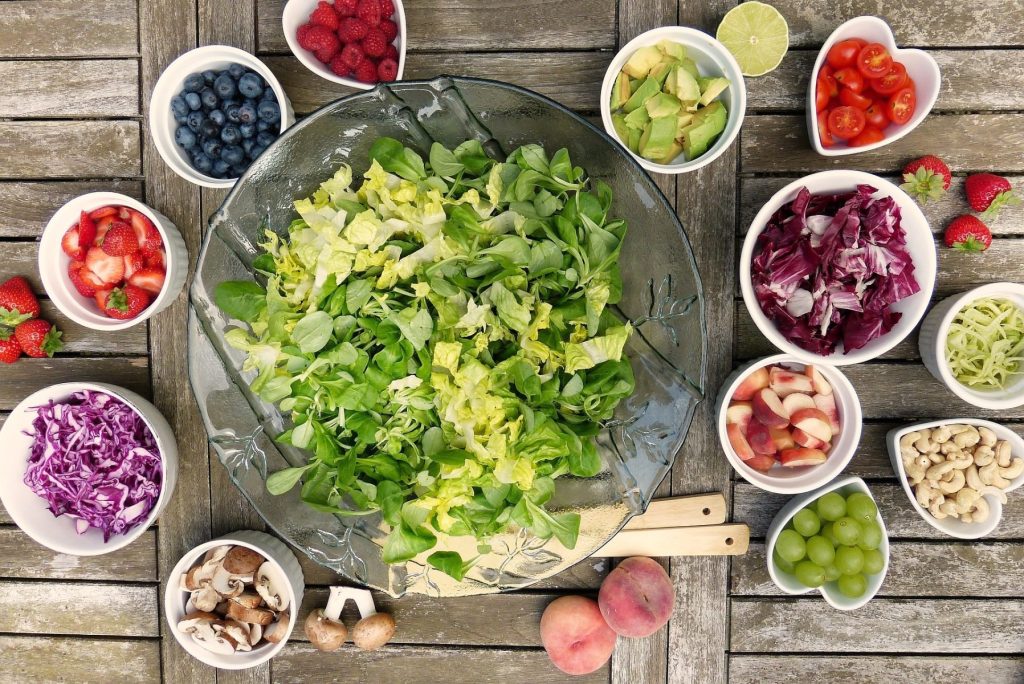 Οκτώ λόγοι για να βάλουμε τις σαλάτες στο καθημερινό μας μενού