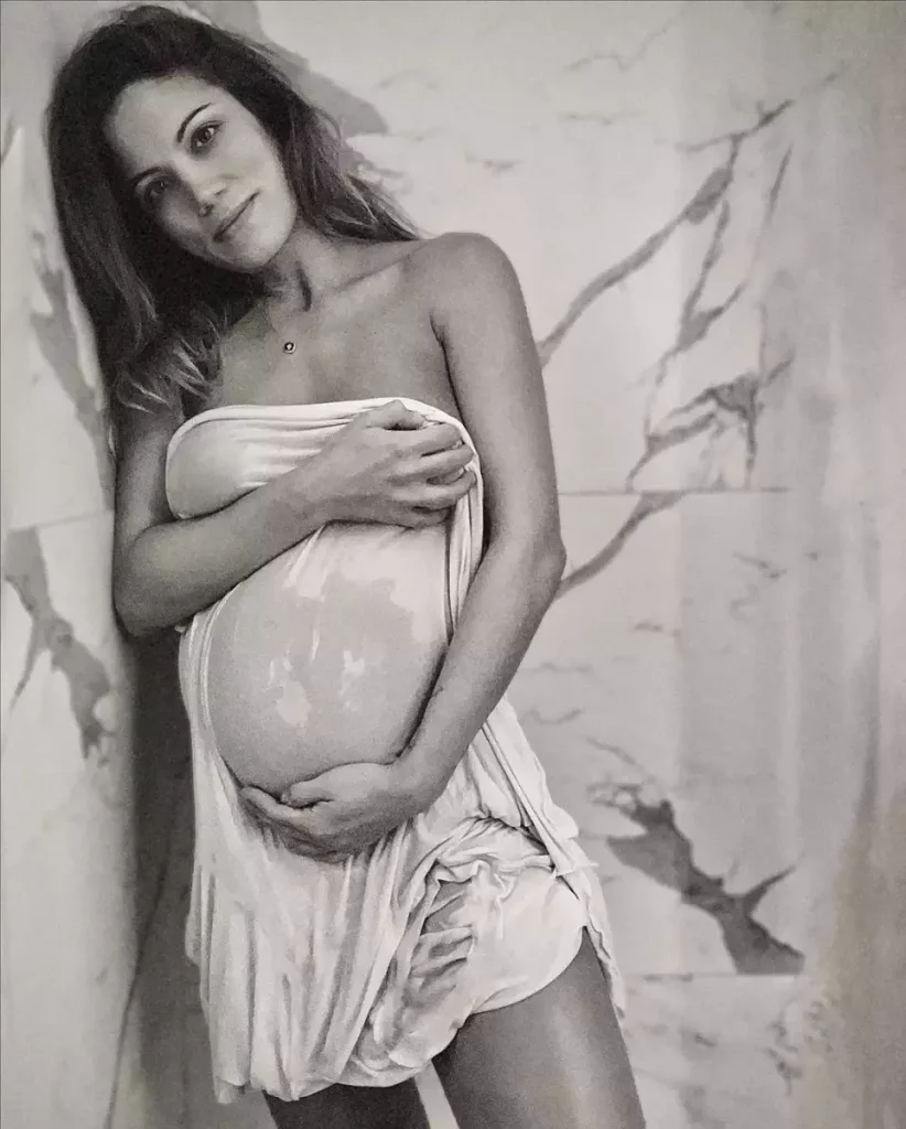 Μαίρη Συνατσάκη: Το συγκλονιστικό κείμενο για τη Γιορτή της Μητέρας και η φωτογραφία από την περίοδο της εγκυμοσύνης της