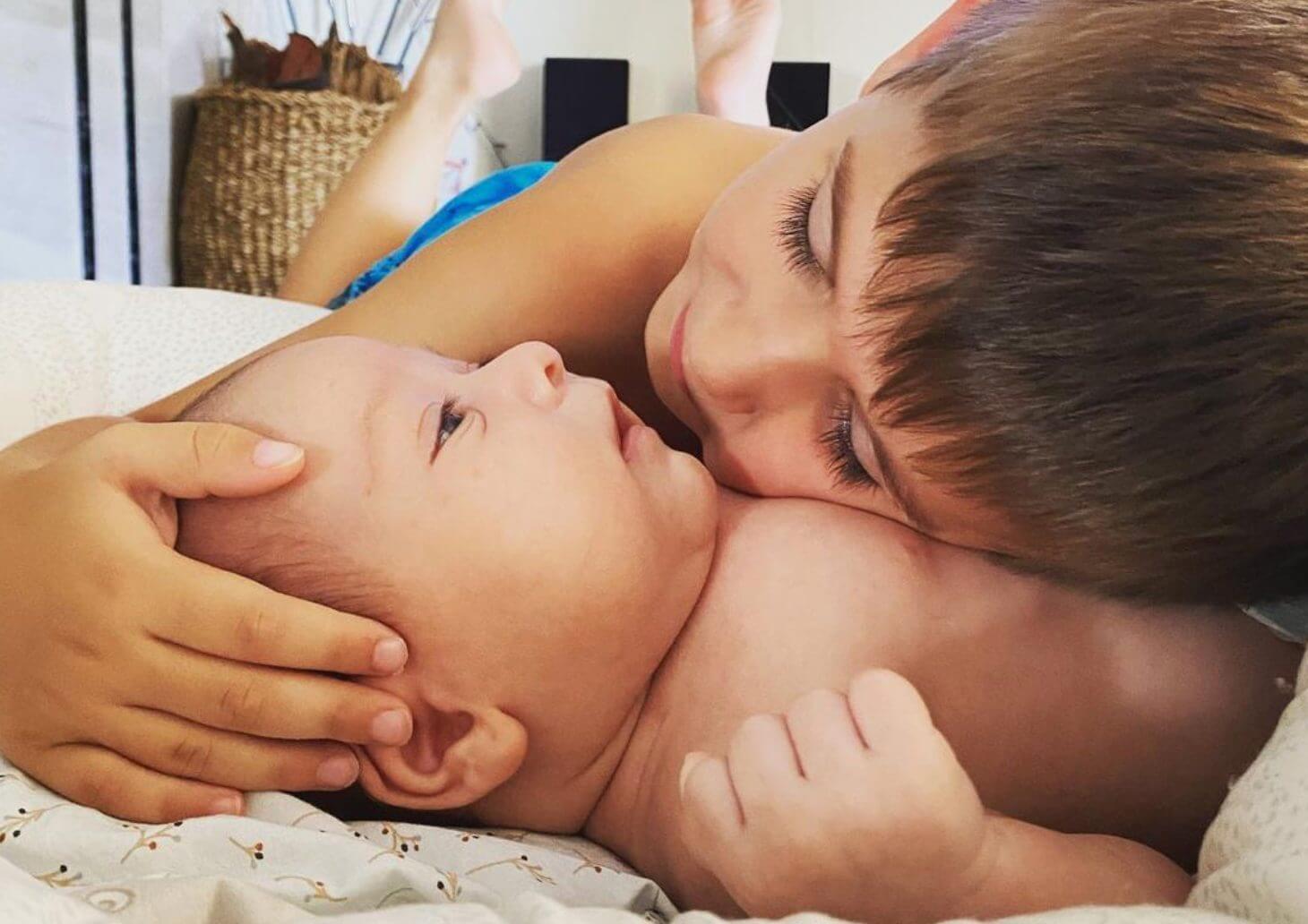 Φωτεινή Αθερίδου: Οι πρώτες διακοπές με τον 2 μηνών γιο της - Οι τρυφερές αγκαλιές με τον μπαμπά